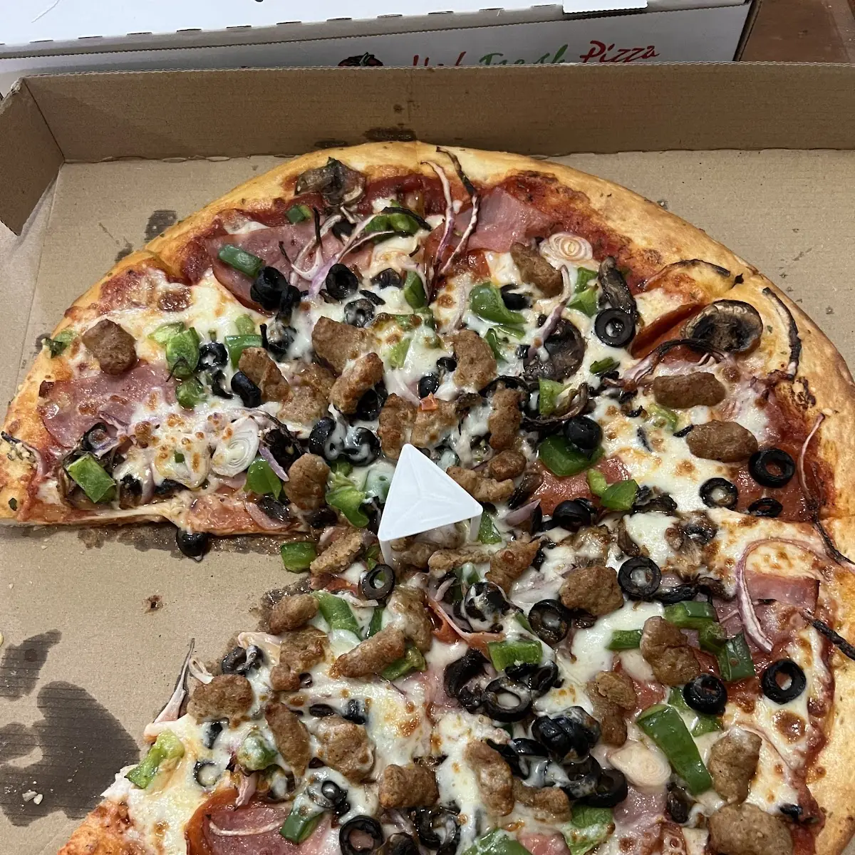 Deluxe Pizza