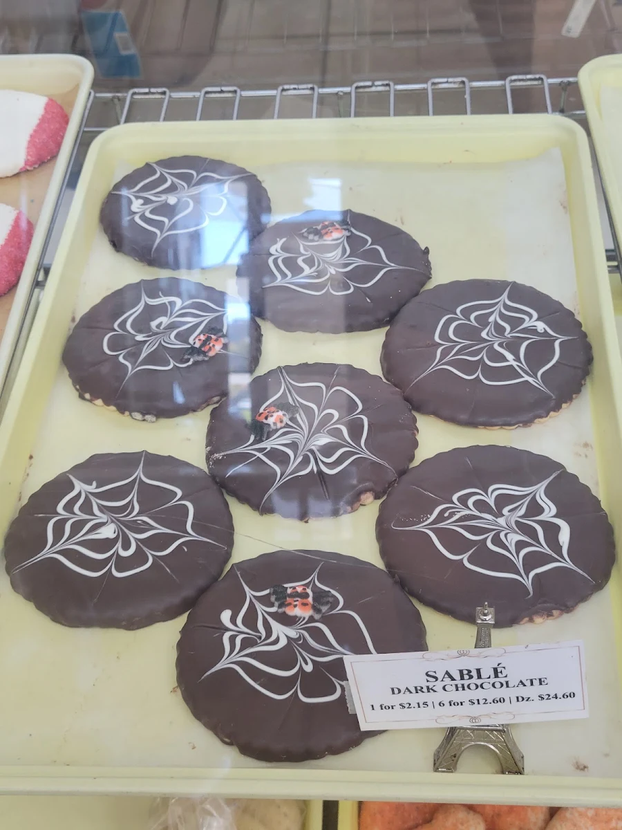 Sable Dark Chocolate Chip Cookies