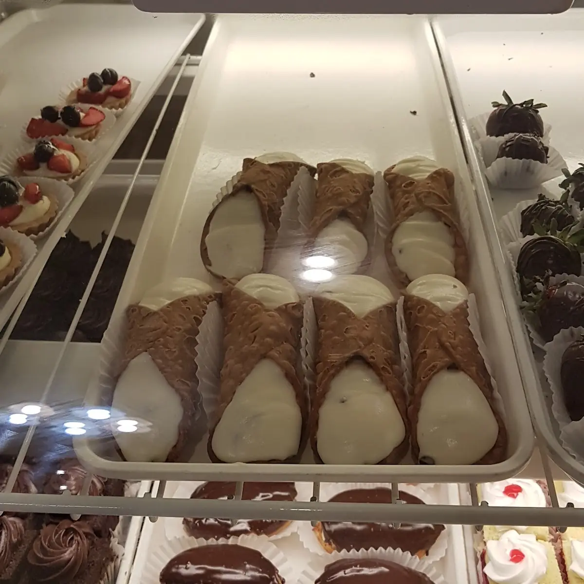 Cannoli Cream Chocolate Cannoli