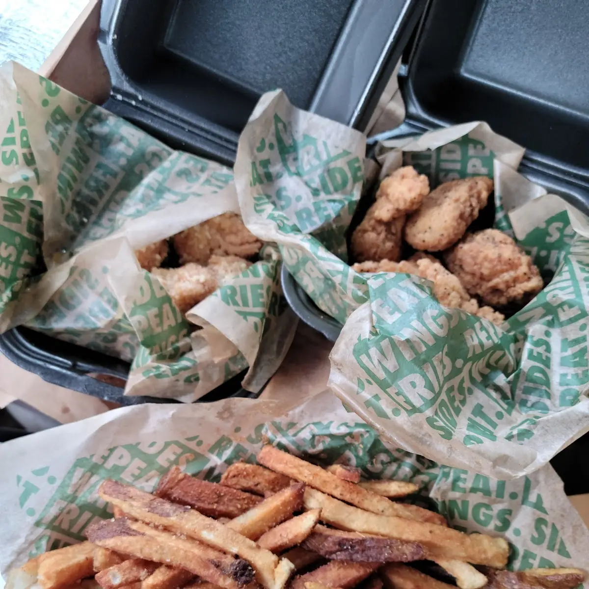 Boneless Wings and Fries