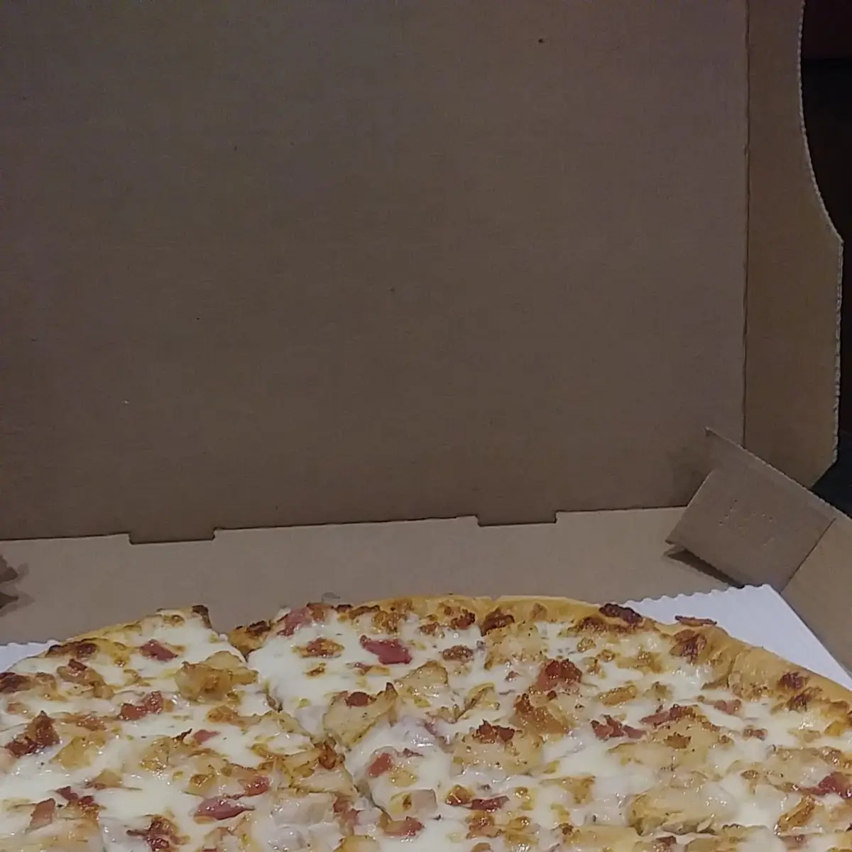 Chicken Alfredo Pizza