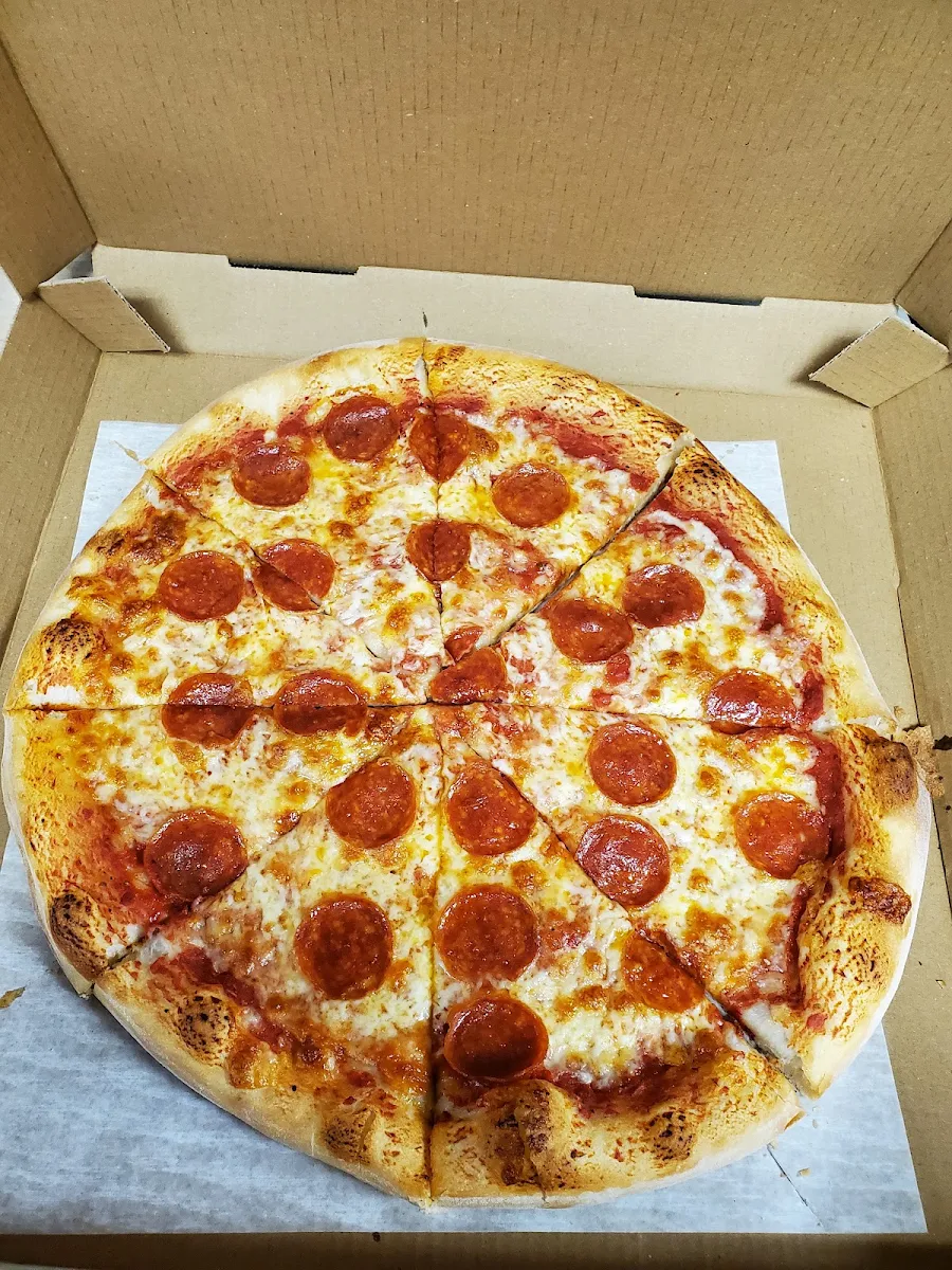 Large Pepperoni Pizza