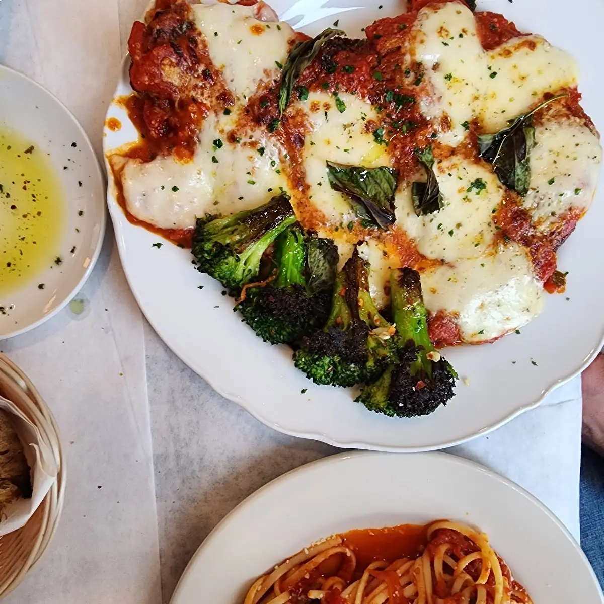 Chicken Parmigiana w Pasta