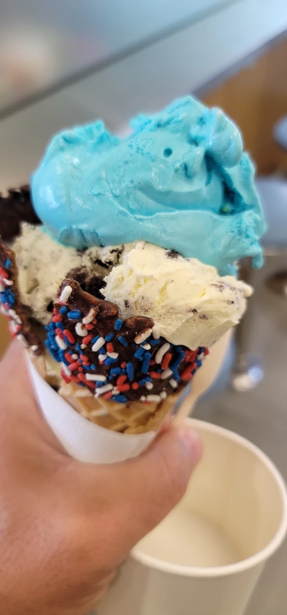 Cotton Candy with Lemon Oreo Waffle Cone