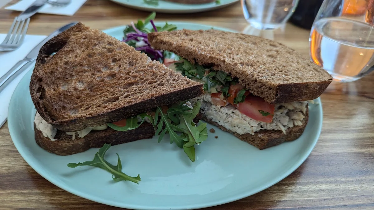 Chicken Sandwich, Wayne's Place