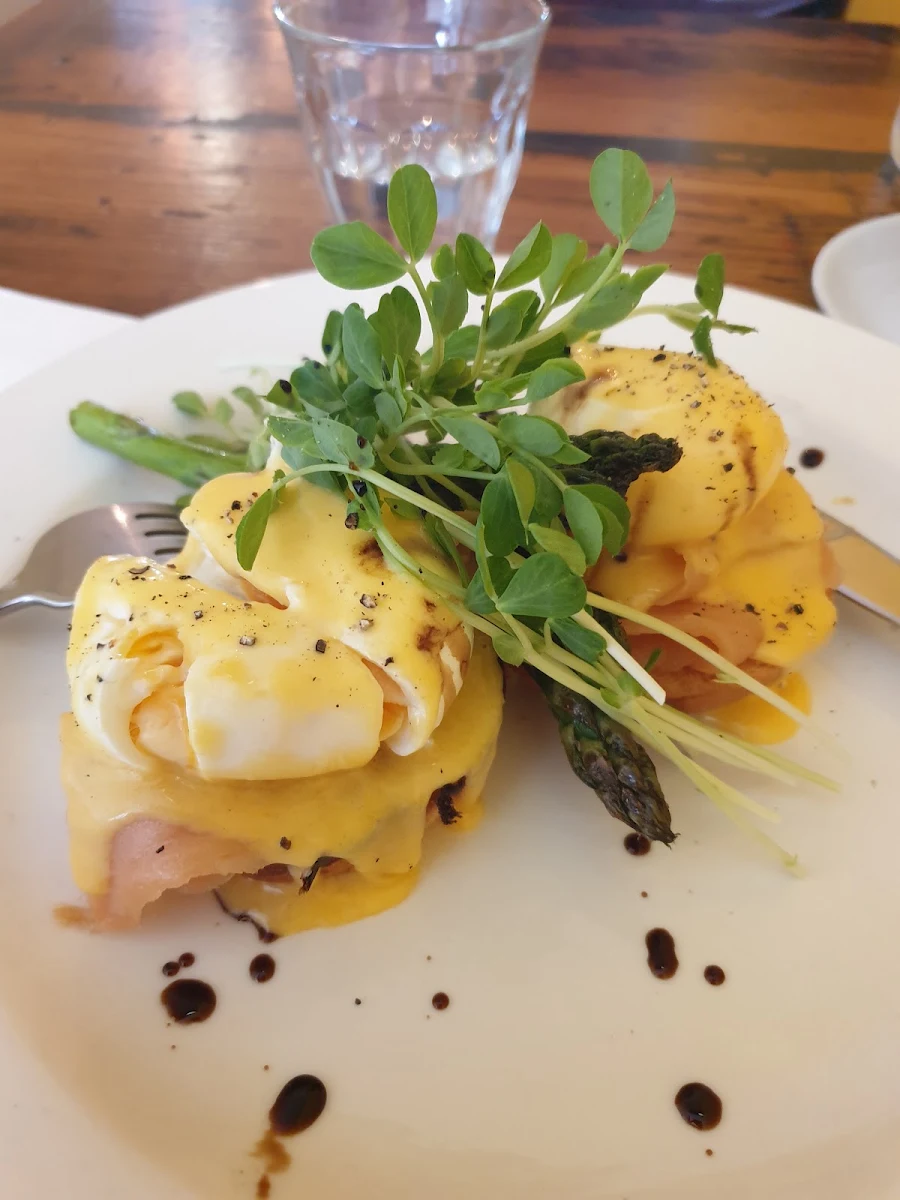 Egg Benedict with Salmon, Wayne's Place