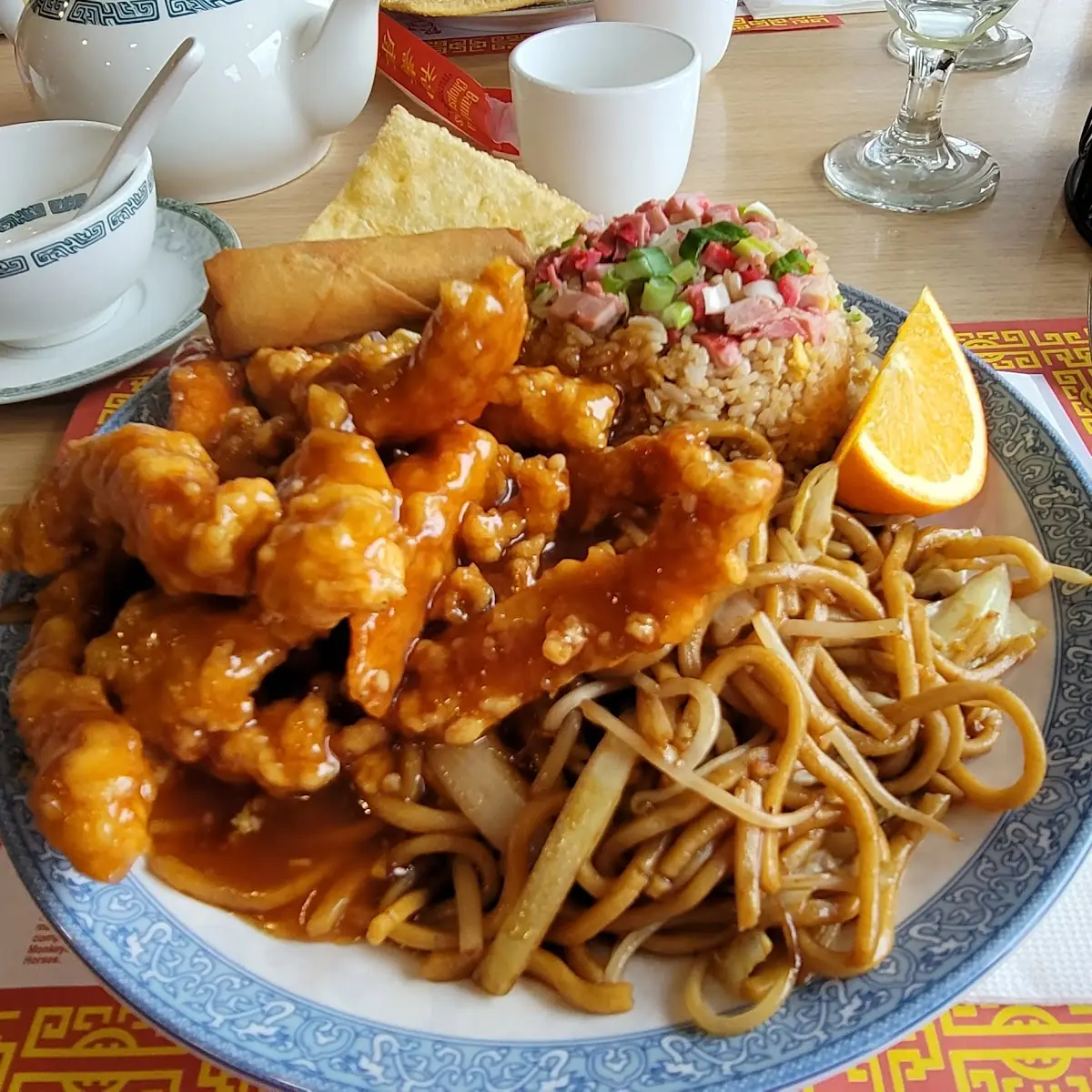 Generals Chicken Lo Mein