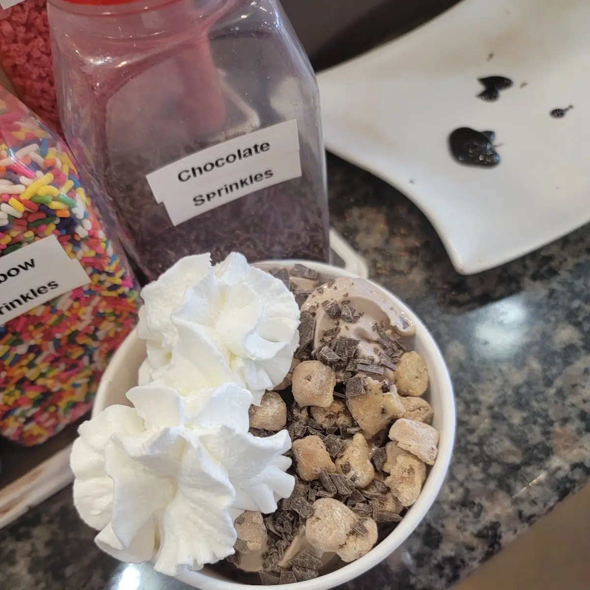 Frozen Yogurt Mixed Snacks
