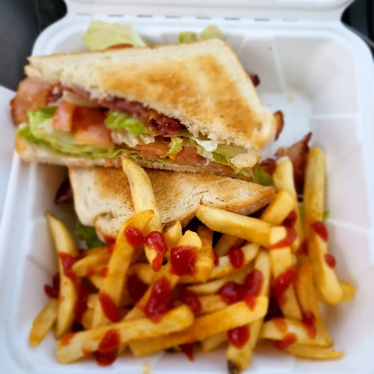 blt Sandwich Wit Fries
