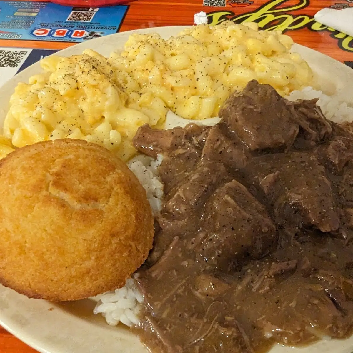 Beef Tips and Rice Mac and Cheese