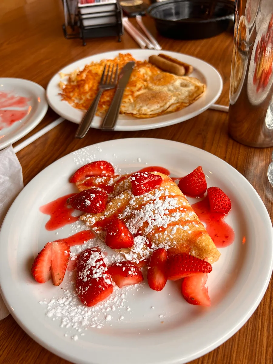 Berry Vanilla Crepe