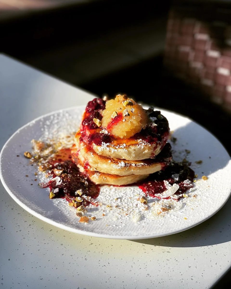 Sweet Pancakes with Maple Syrup and Fresh Berries, Uliveto