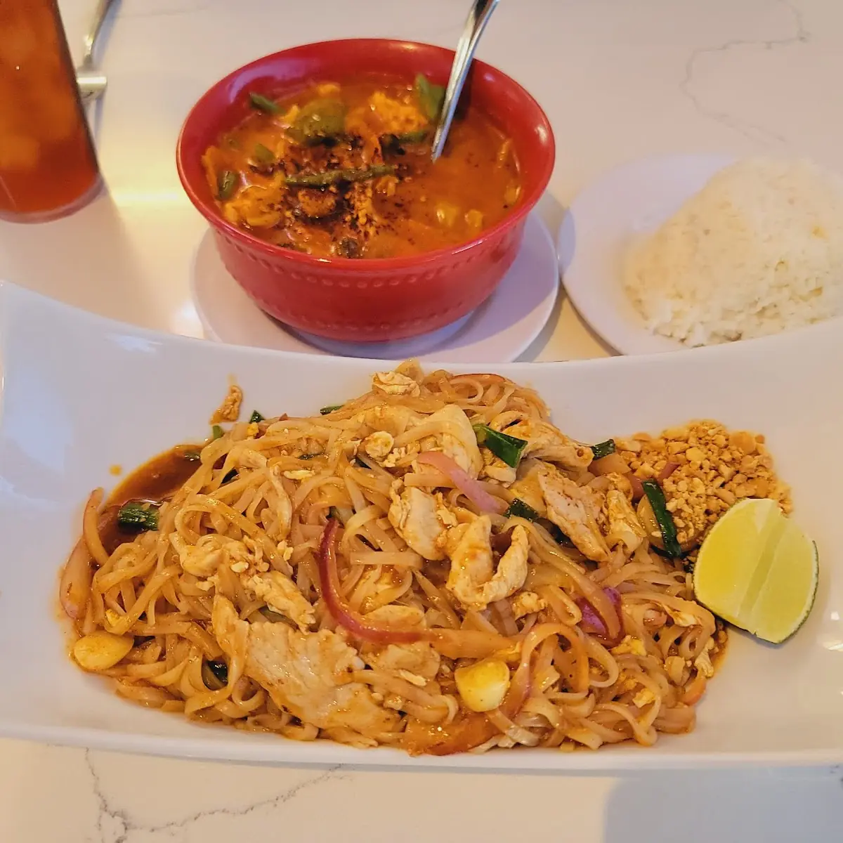 Pad Thai & Red Curry
