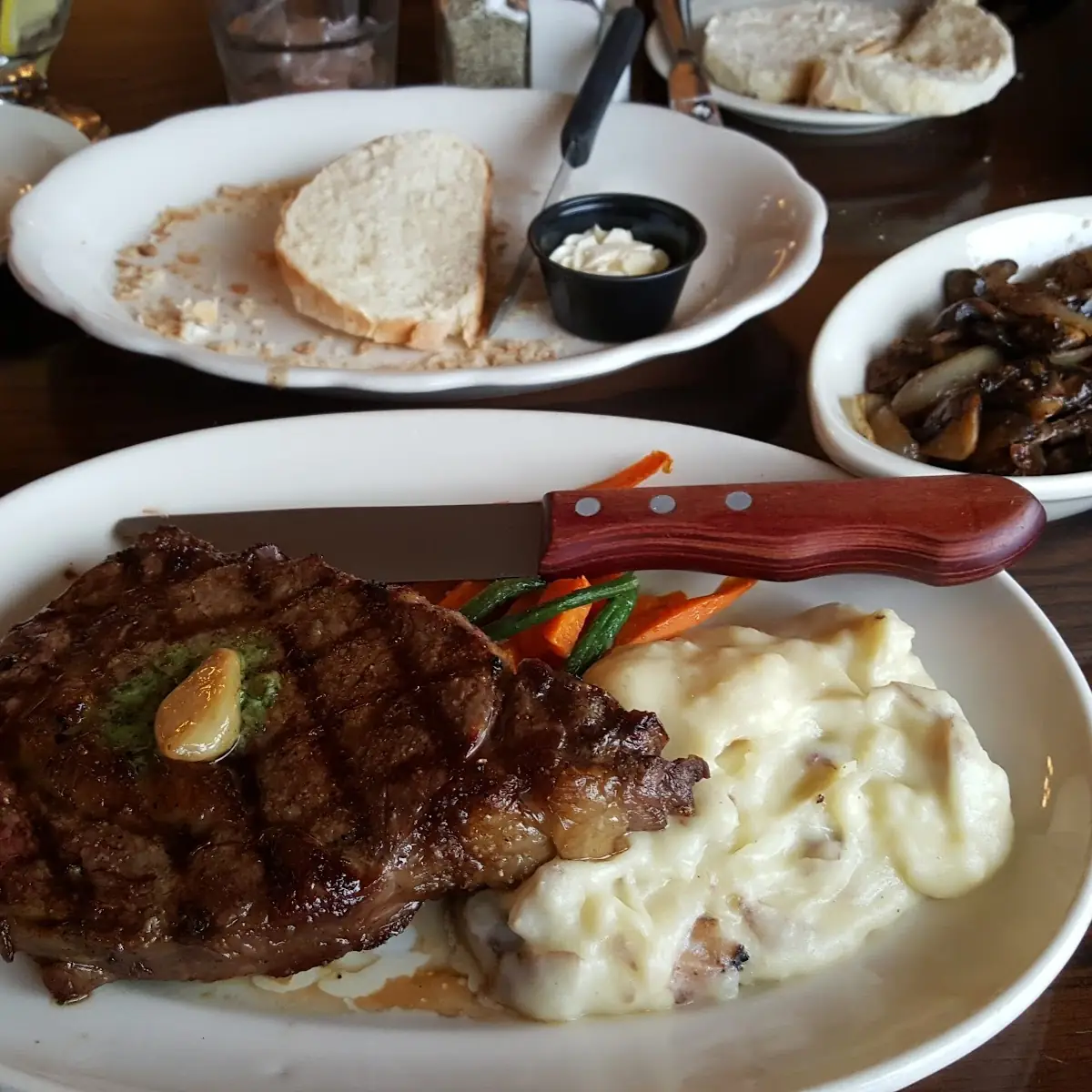 Steak and Garlic Mashed Potatoe