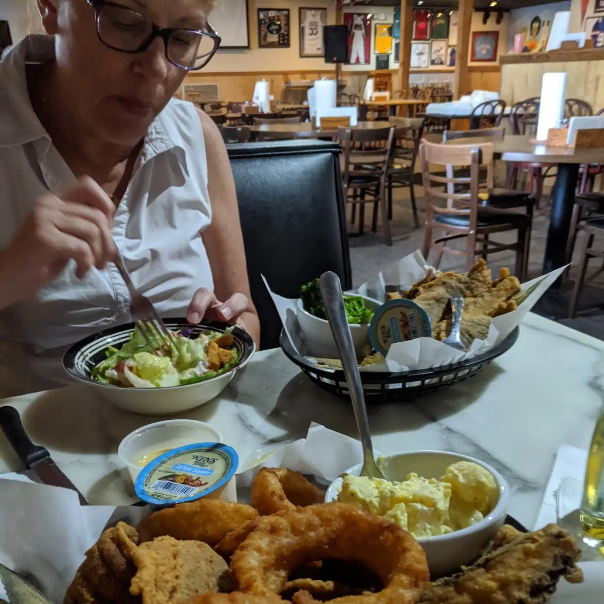 Mullet Basket w Onion Rings
