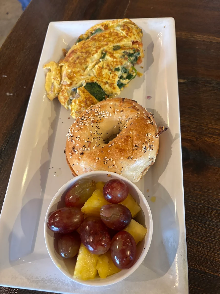 Veggie Omelette with Everything Bagel