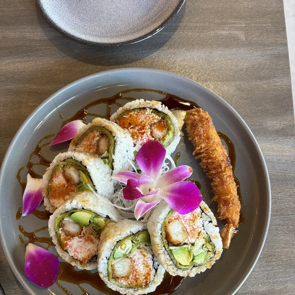 Vegetable Egg Rolls (4 Pieces)