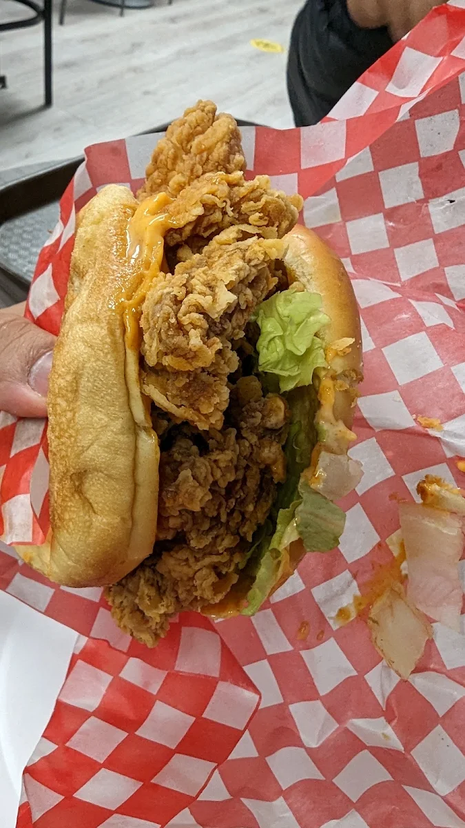 Nashville Hot Chicken, Chicken World