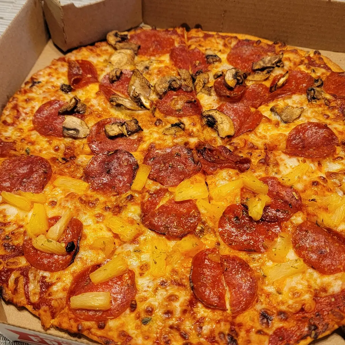 Medium Thin Crust Pizza