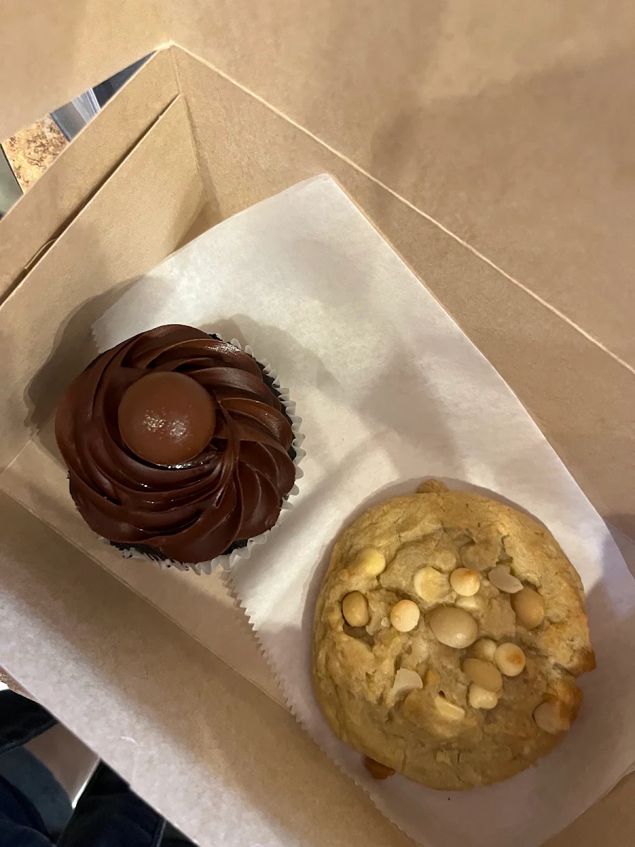 Macadamia Cookie
