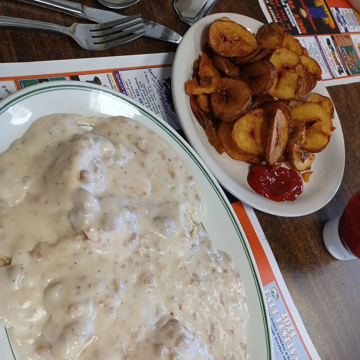 Sausage Gravy and Biscuits