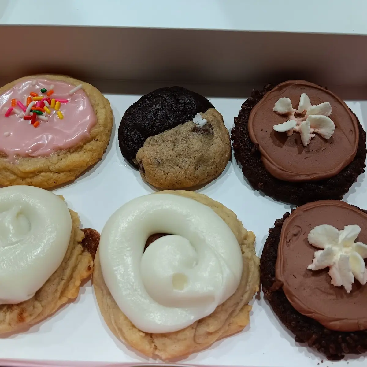 Mini Monday- Cinnamon Roll Pink Doughnut Brookie Chocolate Milkshake Fav