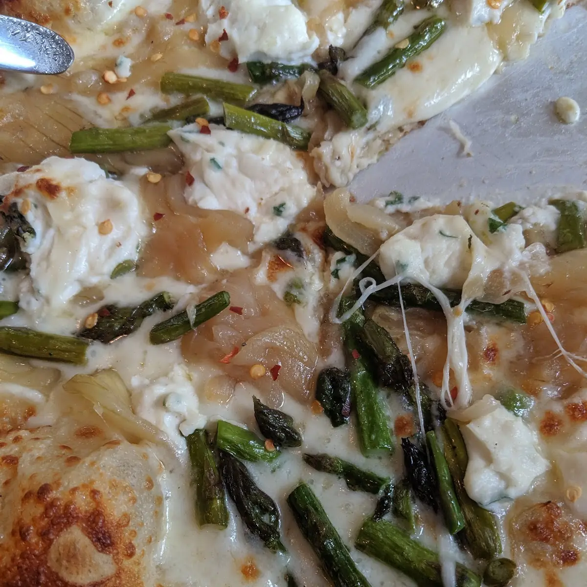 Chicken & Artichoke Pizza