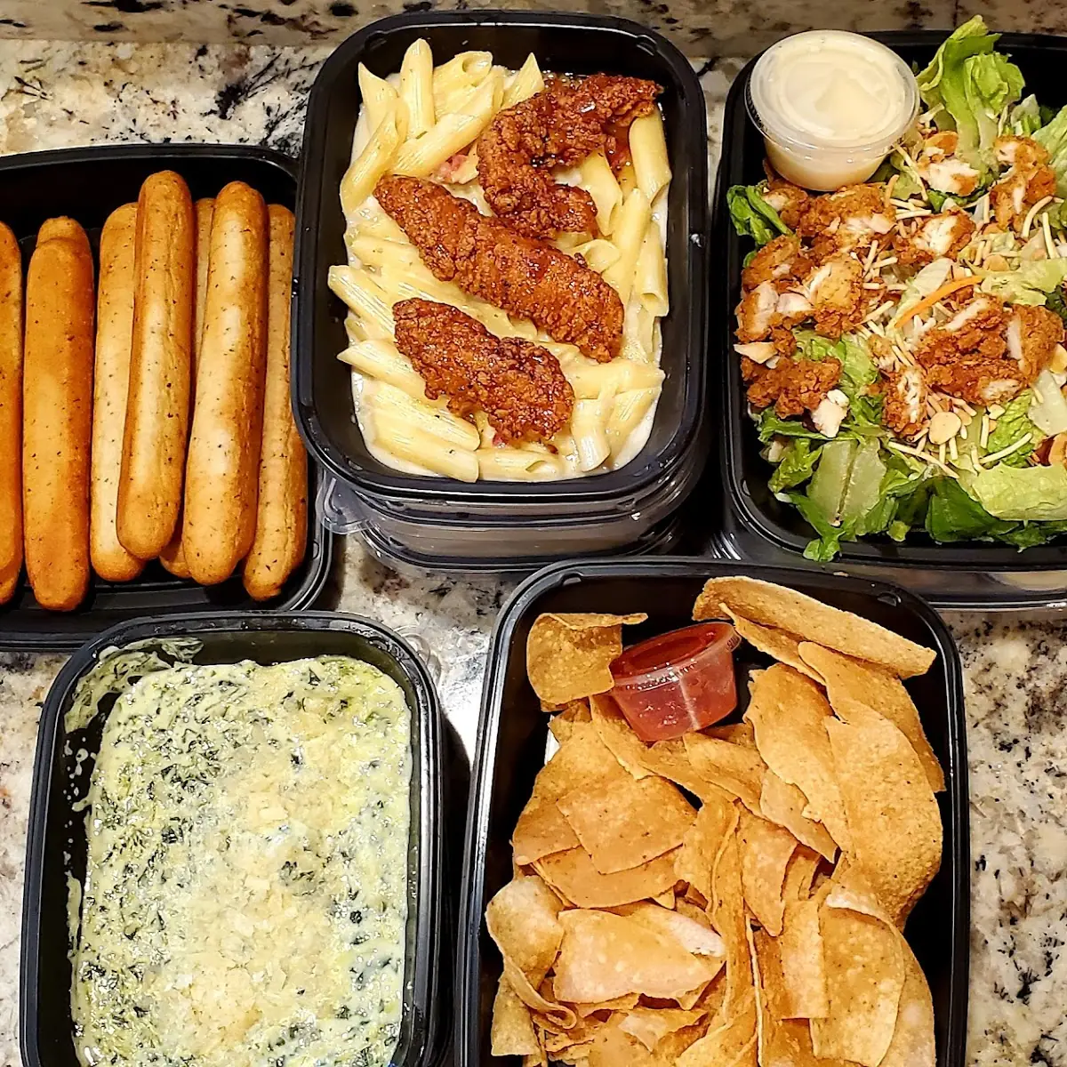 4-Cheese Mac w Honey Pepper Chicken Family Bundle