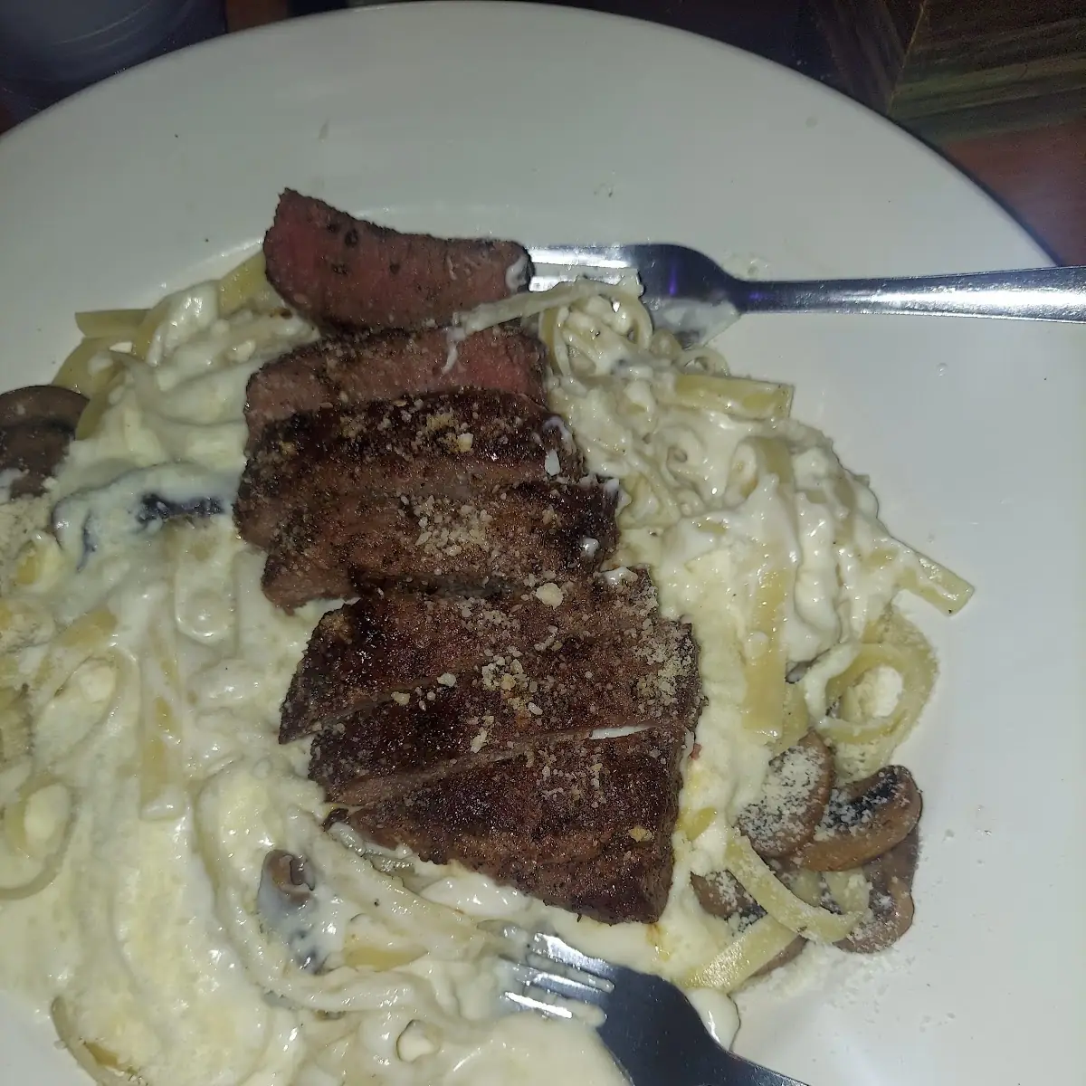 Steak Alfredo Pasta