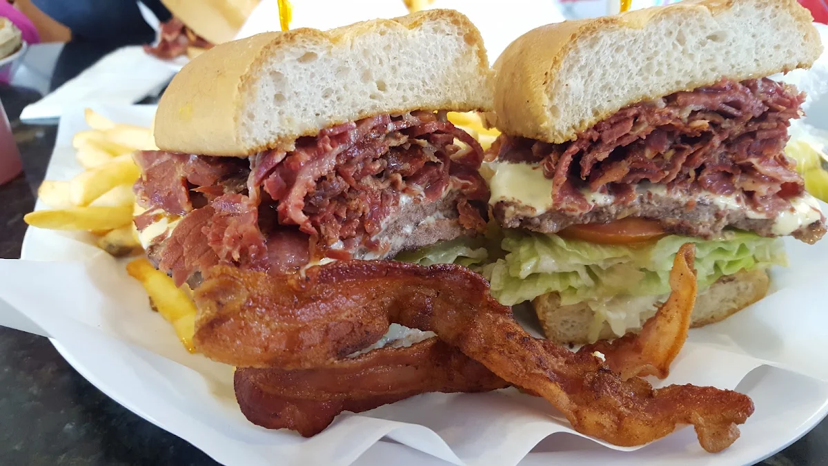 Macho Burger Combo