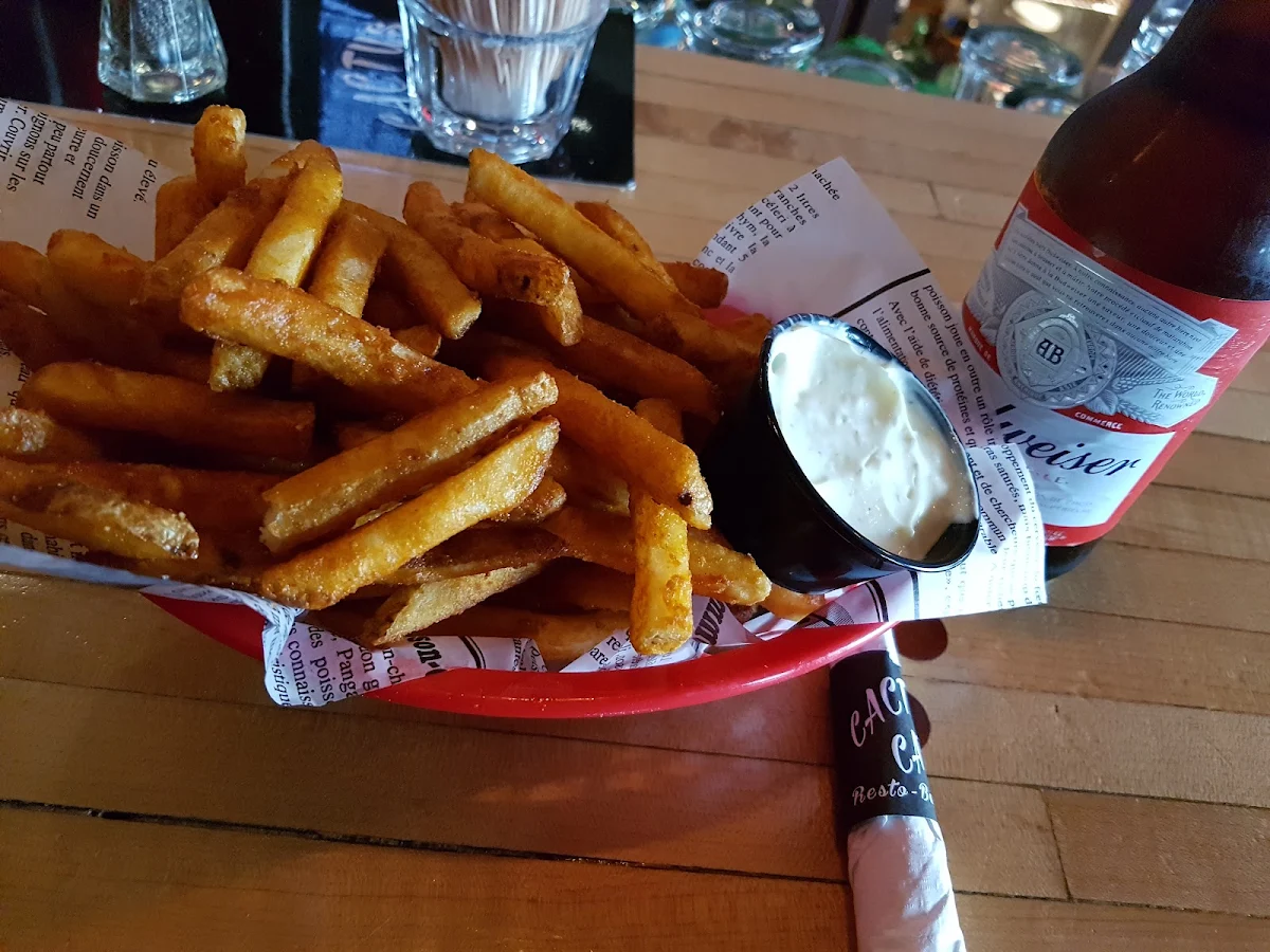 Frites Épicées Avec Trempette à L'Aneth