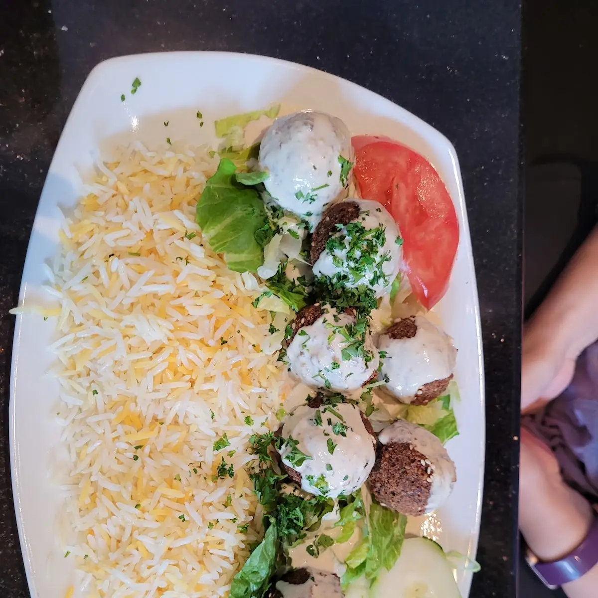 Hummus w/Falafel