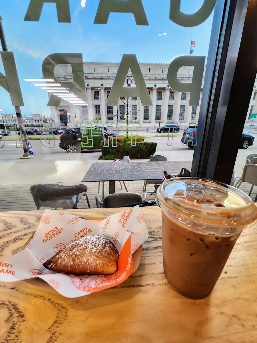 Decaf Iced Mocha & Nutella Empanada