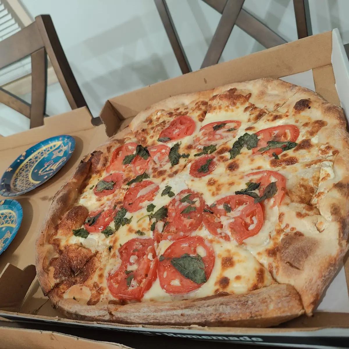 Tomato & Basil White Pizza