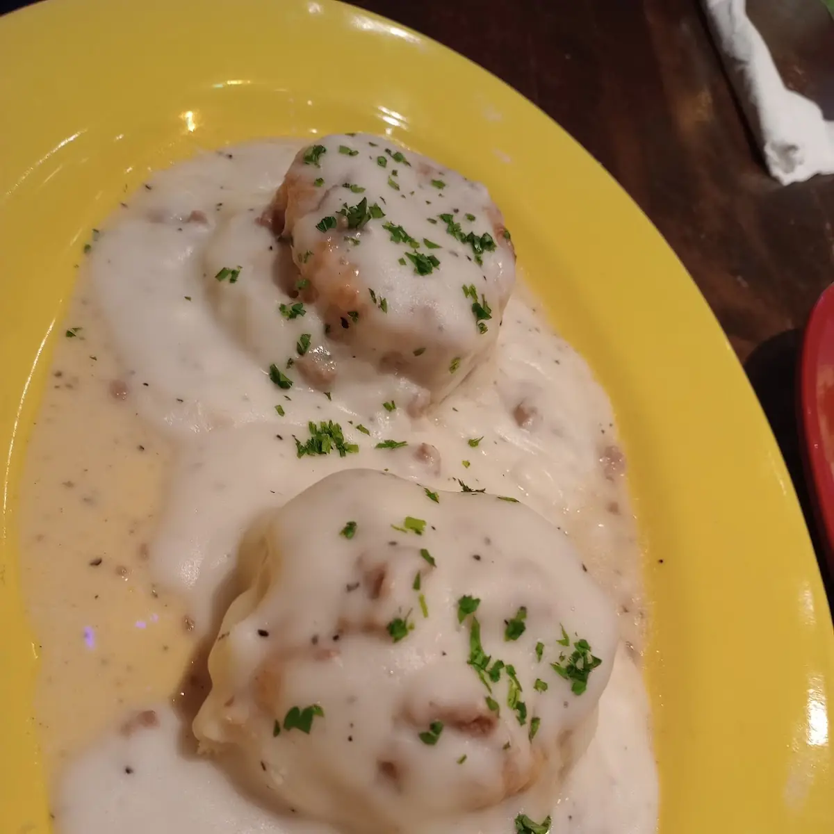 Sausage Gravy and Buttermilk Biscuits