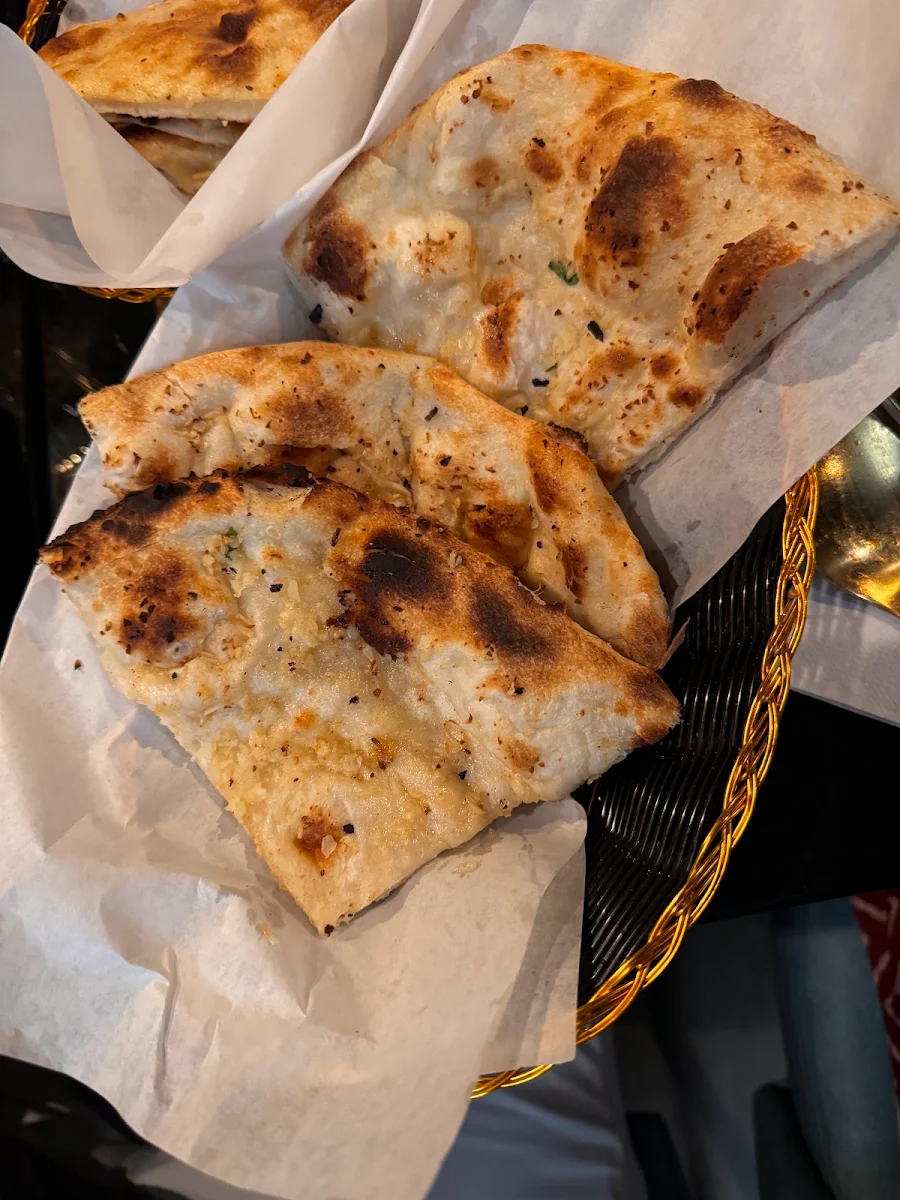 Garlic and Butter Naan, Atrangi - Pure Vegetarian Indian Cuisine