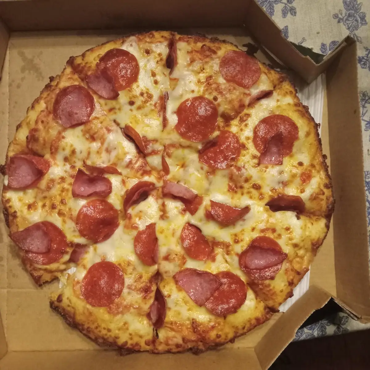 Medium Pan Pizza Light Sauce Pepperoni and Ham