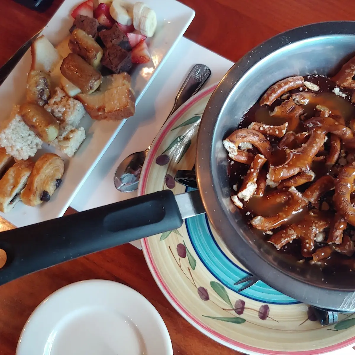 Salted Caramel Pretzel Fondue