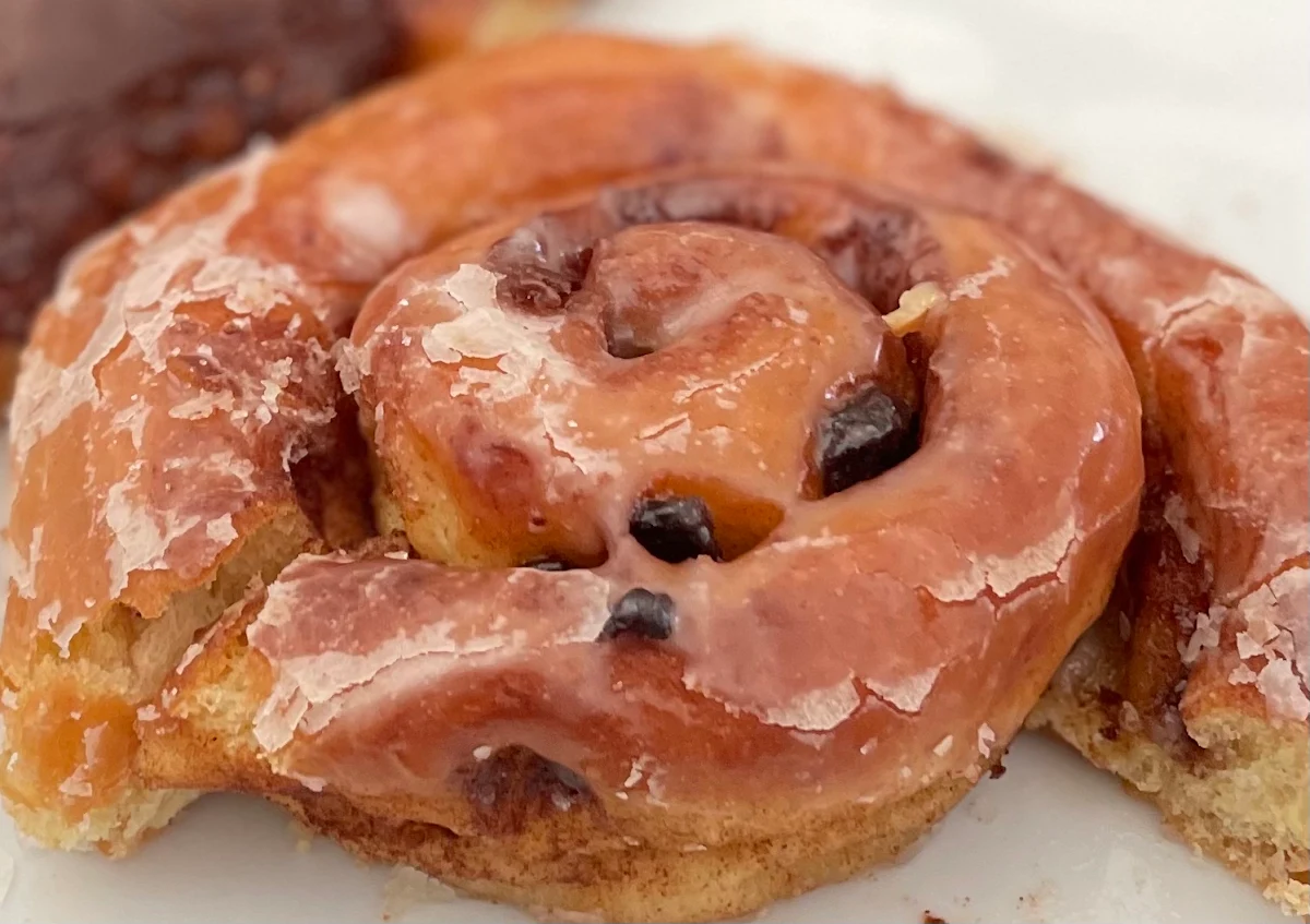 Cinnamon Roll with Raisins