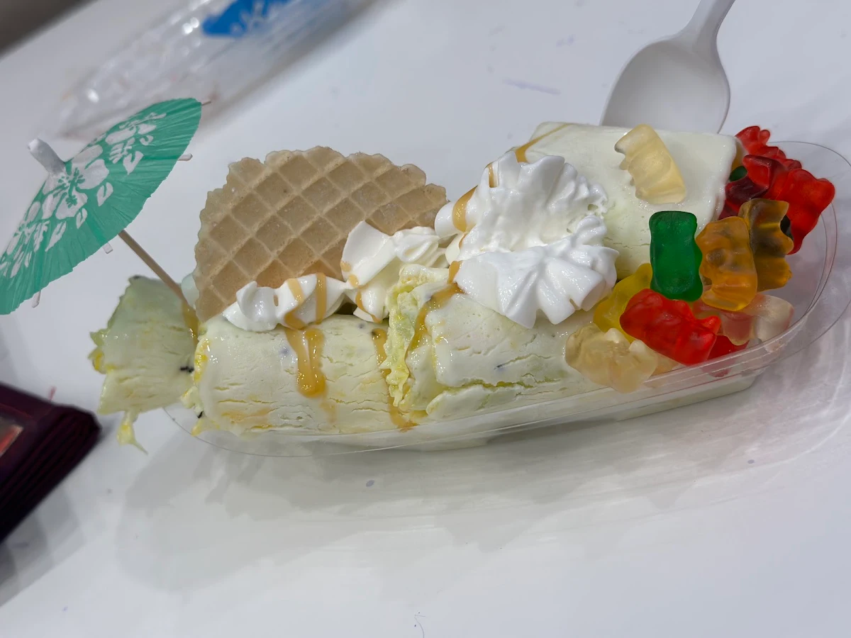 Banana Split Milkshake