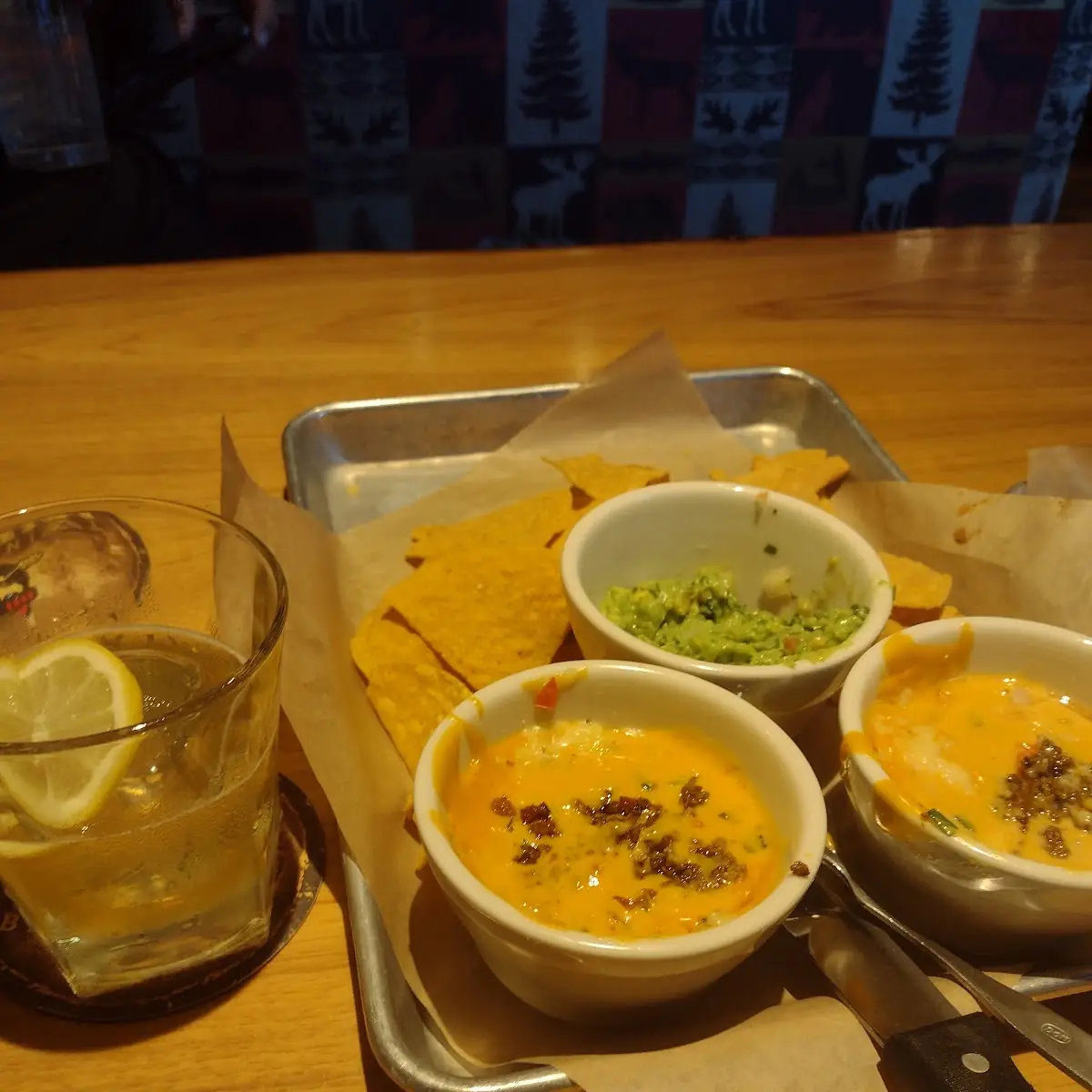Chipotle Queso & Chips
