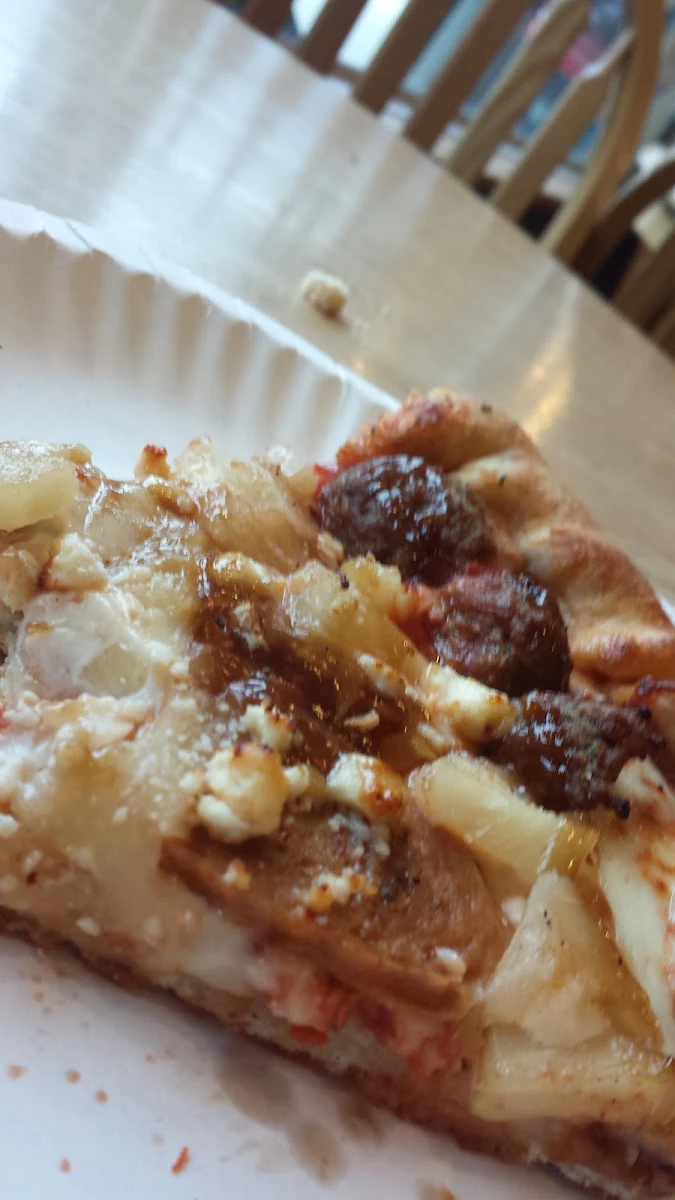 Highlights, Thor's Pizzeria