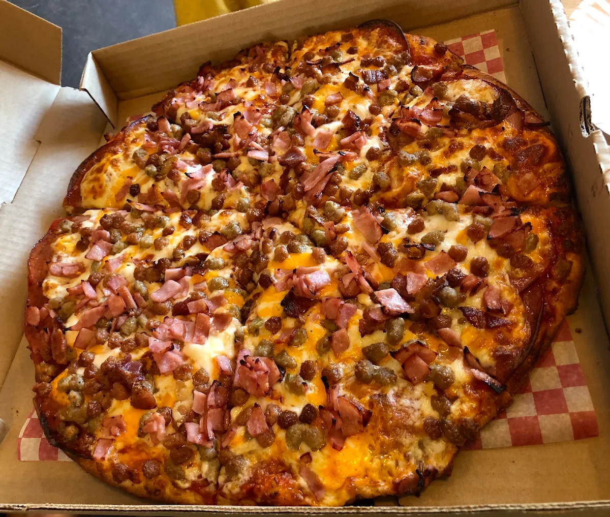 Highlights, Thor's Pizzeria