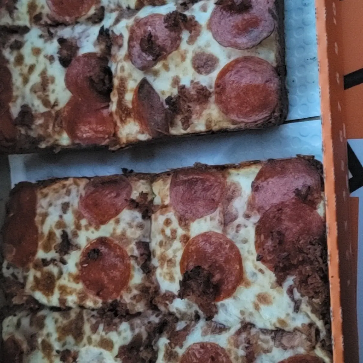 Detroit Deep Dish Cheese Pizza