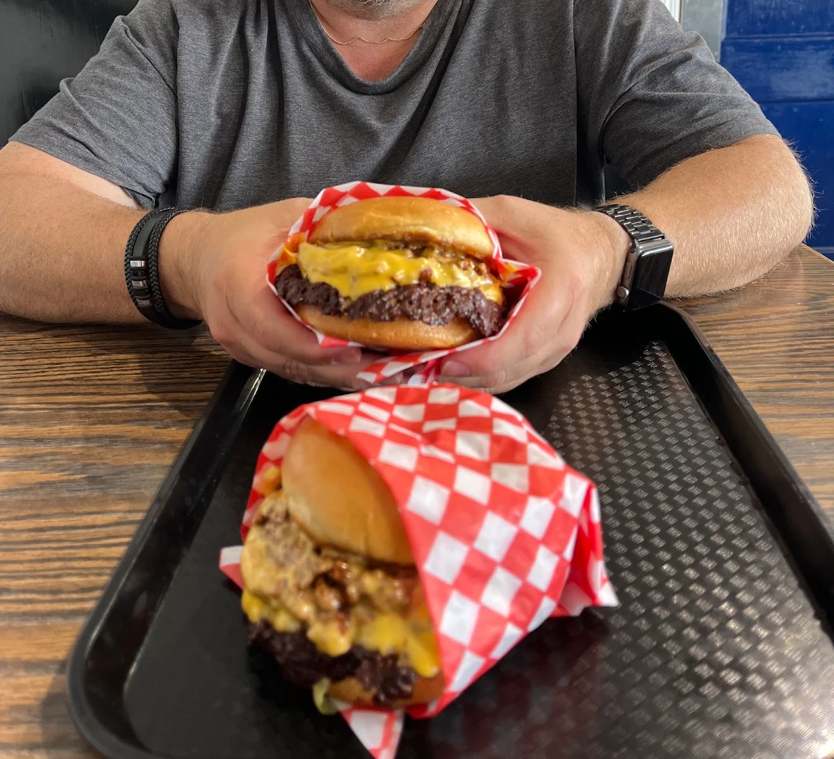 Fat Boy Burger, Dari Isle Drive-In
