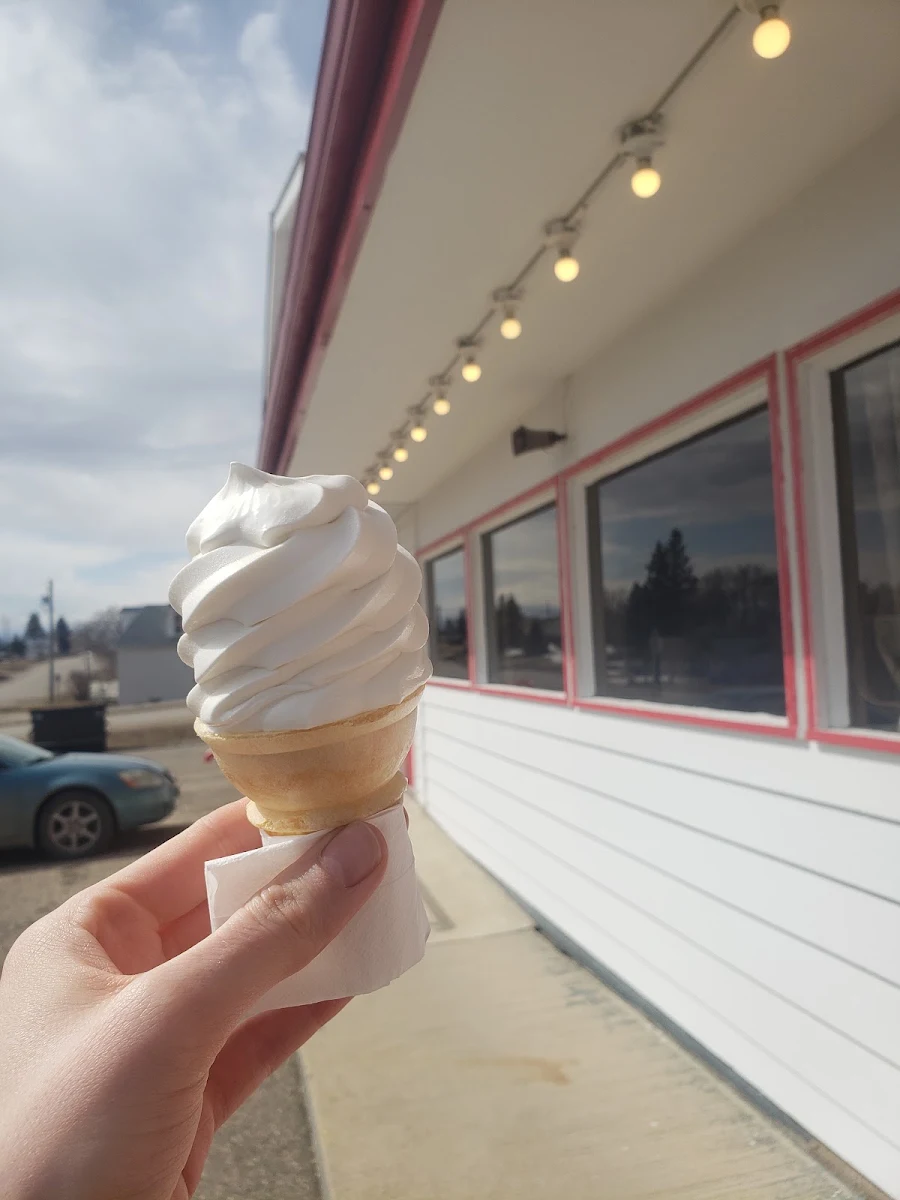 Highlights, Dari Isle Drive-In