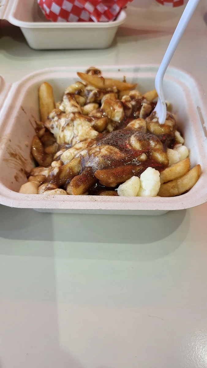 Poutine, Dari Isle Drive-In