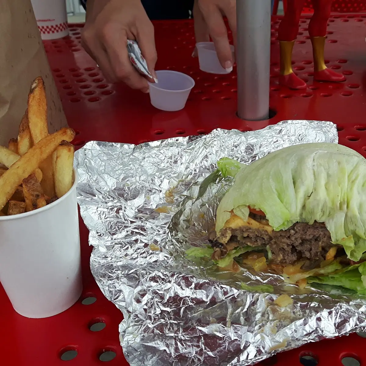 Bunless Burger Menü