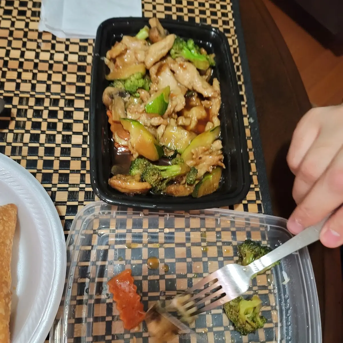Chicken with Mixed Veggies in White Sauce