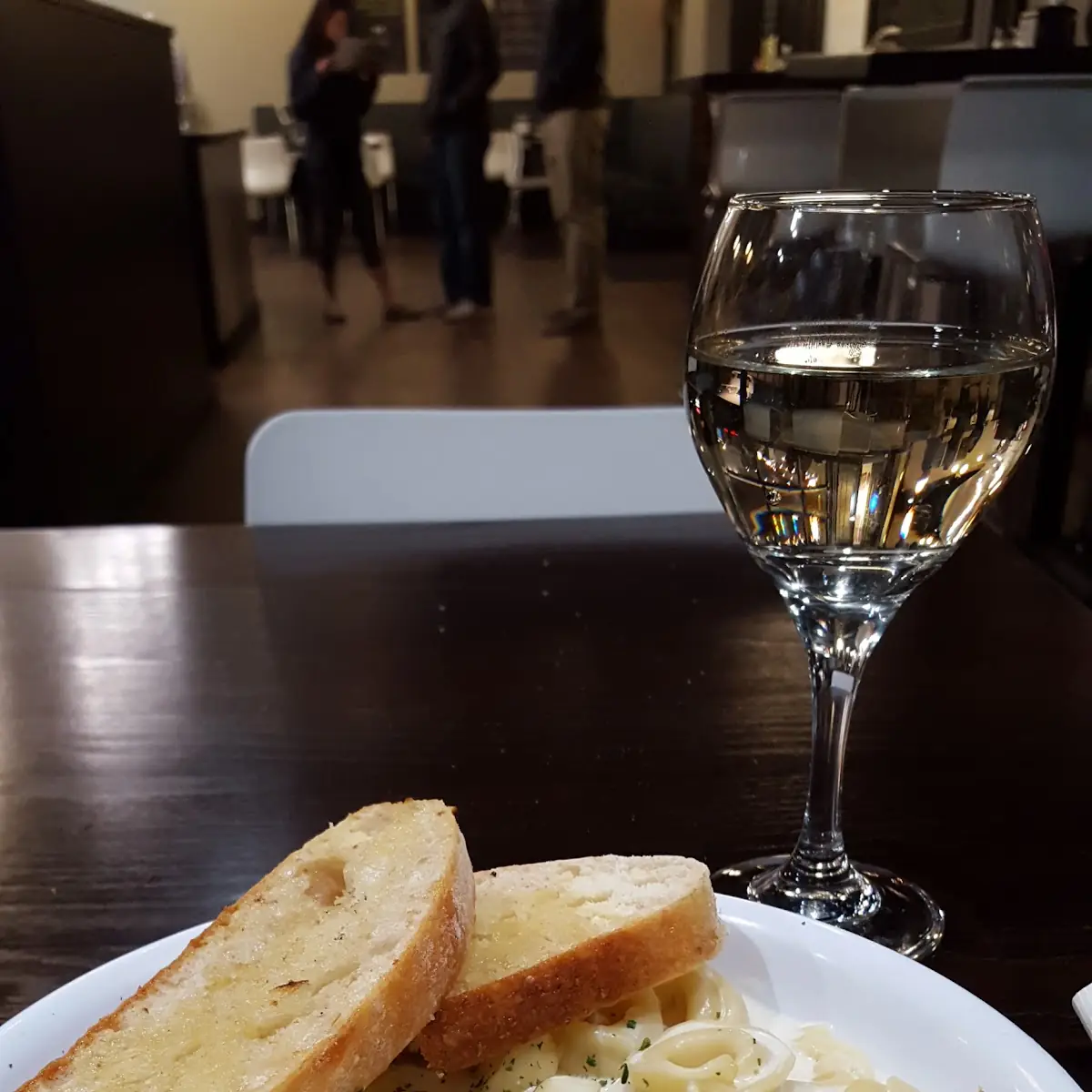 Tortellini Alfredo with Garlic Bread